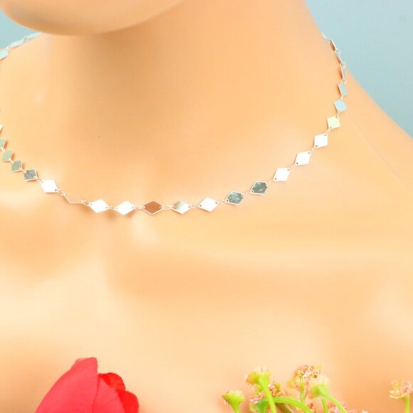 Delicate & Contemporary Necklace Chain, A Lovely Choice for Women, EVCH1573 - Picture 3 of 10